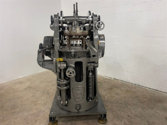7543 Stokes DD2 11-Station Tablet Press